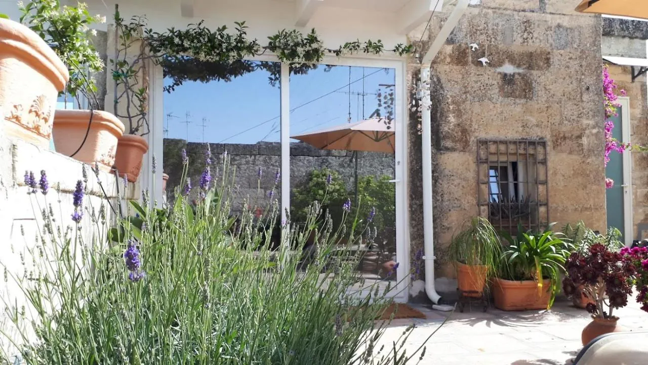 Le Suites Di Gio' Lecce Apartment